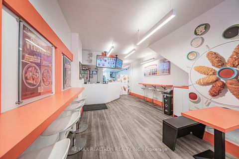 Photo 10 at 582 Yonge Street, Bay Street Corridor, Toronto