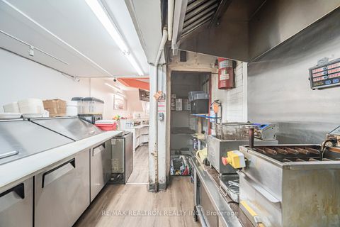 Photo 22 at 582 Yonge Street, Bay Street Corridor, Toronto