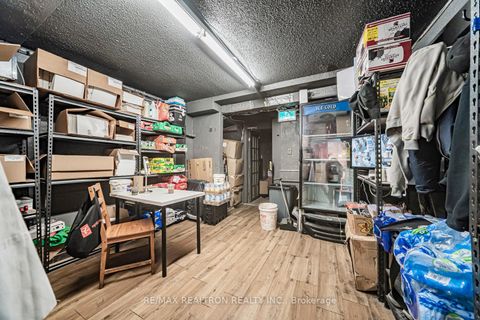 Photo 23 at 582 Yonge Street, Bay Street Corridor, Toronto