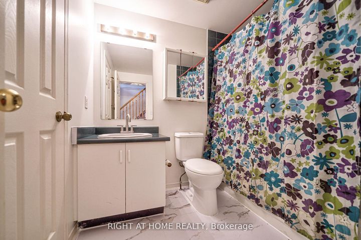 Photo 20 at 25 - 80 Strathaven Drive, Hurontario, Mississauga