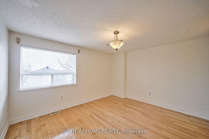 Photo 22 at 25 - 80 Strathaven Drive, Hurontario, Mississauga