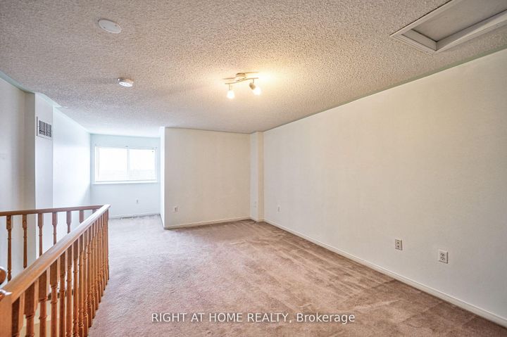 Photo 25 at 25 - 80 Strathaven Drive, Hurontario, Mississauga