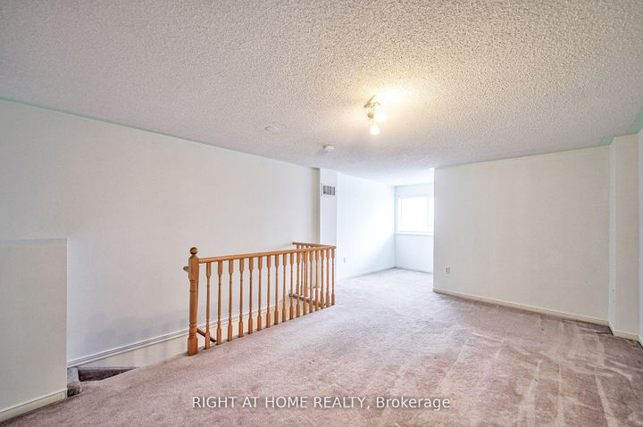 Photo 26 at 25 - 80 Strathaven Drive, Hurontario, Mississauga