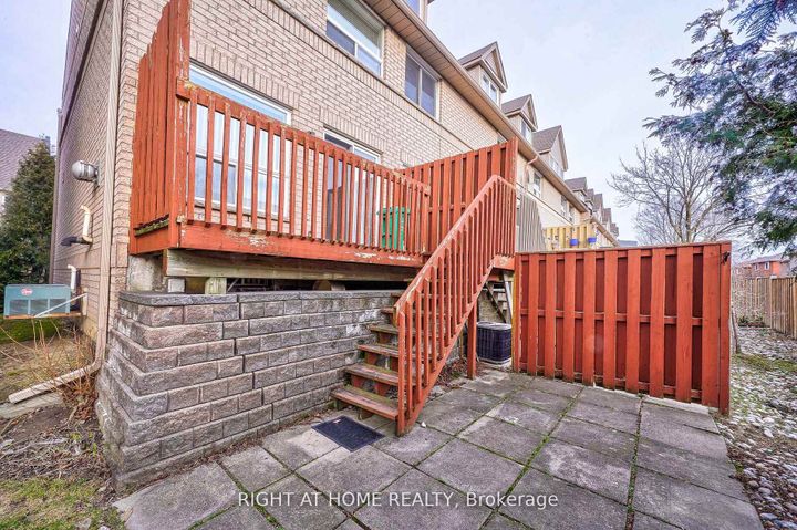 Photo 31 at 25 - 80 Strathaven Drive, Hurontario, Mississauga
