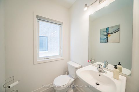 Photo 10 at 22 Benoit Street, Vellore Village, Vaughan
