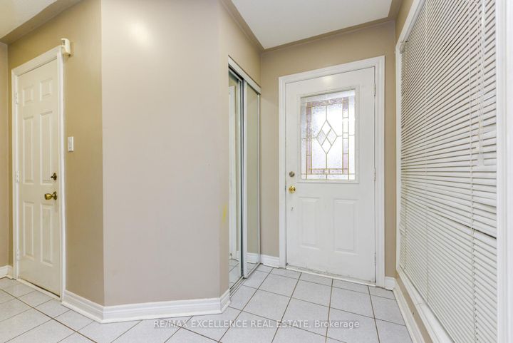 Photo 3 at 33 Wildberry Crescent, Wellington, Brampton