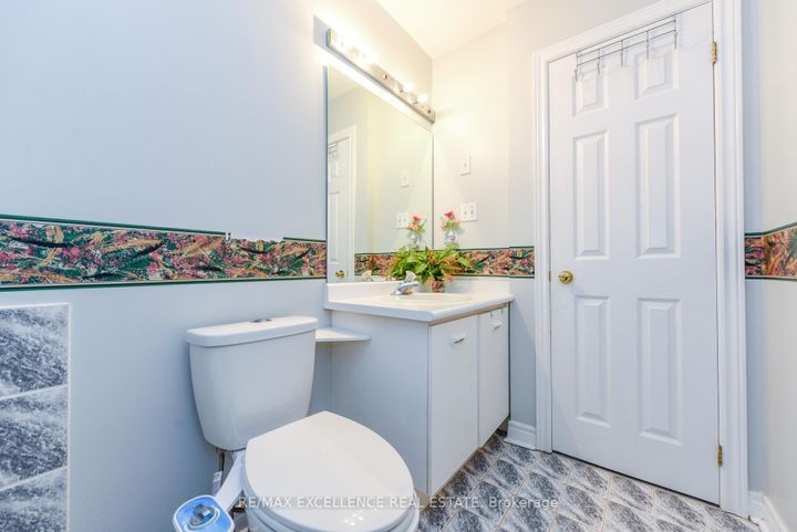 Photo 22 at 33 Wildberry Crescent, Wellington, Brampton