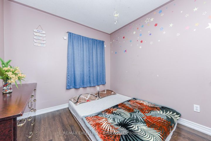 Photo 24 at 33 Wildberry Crescent, Wellington, Brampton