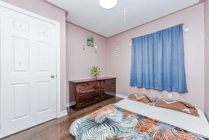 Photo 25 at 33 Wildberry Crescent, Wellington, Brampton