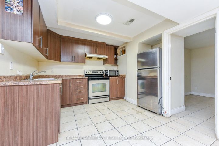 Photo 33 at 33 Wildberry Crescent, Wellington, Brampton