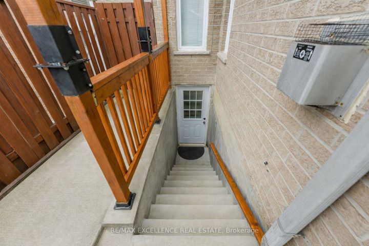 Photo 40 at 33 Wildberry Crescent, Wellington, Brampton