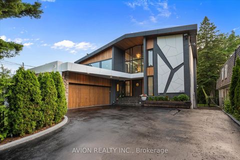 Photo 2 at 38 Purdon Drive, Bathurst Manor, Toronto