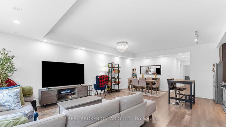 Photo 4 at 31 - 780 Sheppard Avenue E, Bayview Village, Toronto