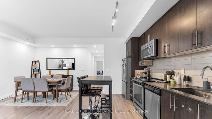 Photo 7 at 31 - 780 Sheppard Avenue E, Bayview Village, Toronto