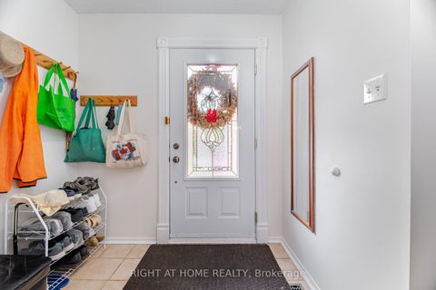 Photo 4 at 5253 Palomar Crescent, Hurontario, Mississauga