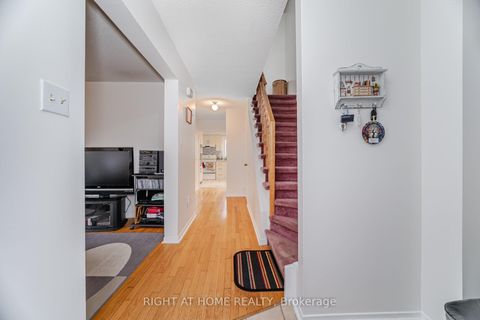 Photo 5 at 5253 Palomar Crescent, Hurontario, Mississauga