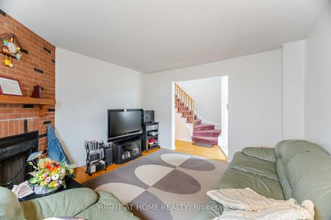 Photo 9 at 5253 Palomar Crescent, Hurontario, Mississauga