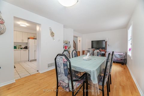 Photo 13 at 5253 Palomar Crescent, Hurontario, Mississauga