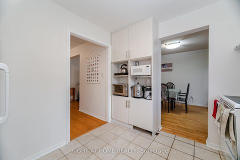 Photo 14 at 5253 Palomar Crescent, Hurontario, Mississauga