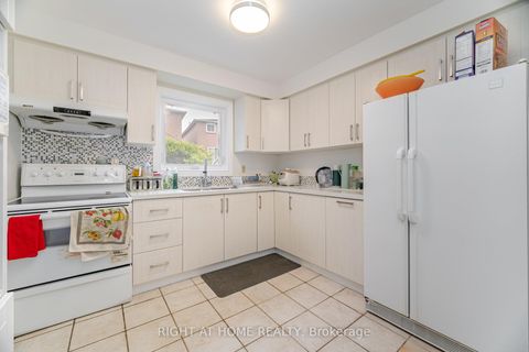 Photo 15 at 5253 Palomar Crescent, Hurontario, Mississauga