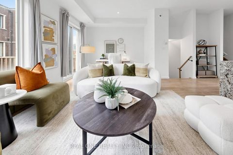 Photo 8 at 101 Genuine Lane, Doncrest, Richmond Hill