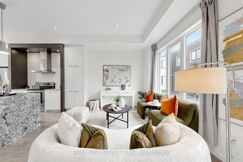 Photo 10 at 101 Genuine Lane, Doncrest, Richmond Hill