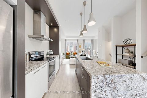 Photo 14 at 101 Genuine Lane, Doncrest, Richmond Hill