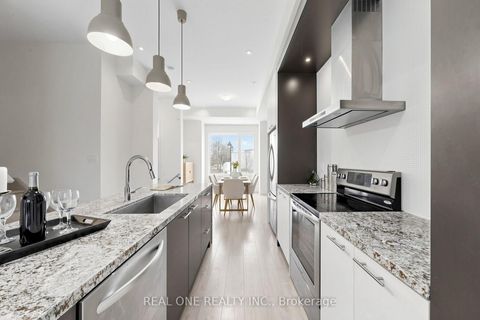 Photo 15 at 101 Genuine Lane, Doncrest, Richmond Hill