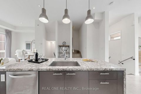 Photo 17 at 101 Genuine Lane, Doncrest, Richmond Hill