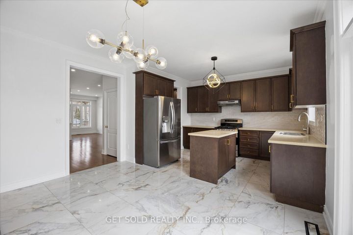 Photo 6 at 11 Maybeck Drive, Credit Valley, Brampton