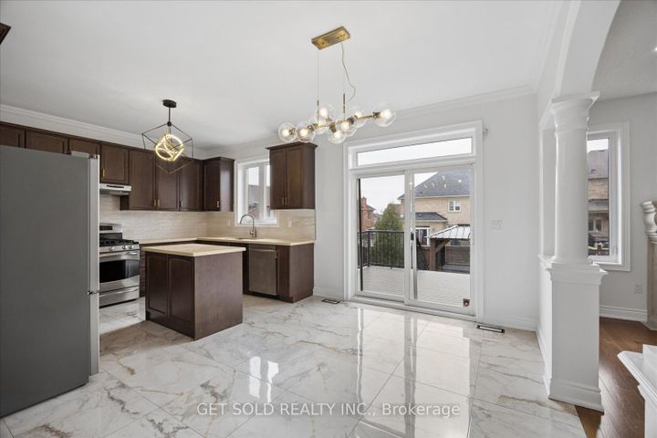 Photo 10 at 11 Maybeck Drive, Credit Valley, Brampton