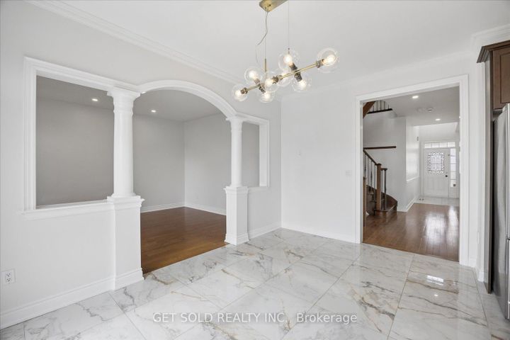 Photo 12 at 11 Maybeck Drive, Credit Valley, Brampton