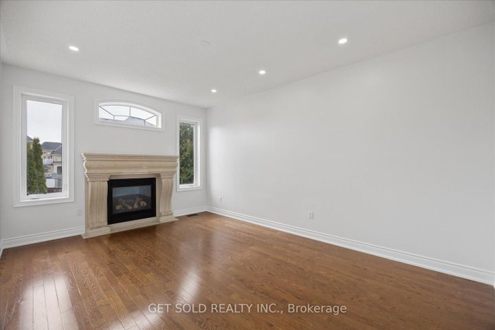 Photo 15 at 11 Maybeck Drive, Credit Valley, Brampton