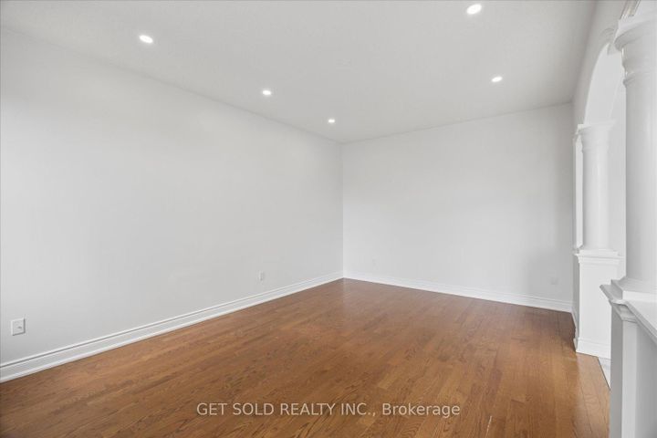 Photo 17 at 11 Maybeck Drive, Credit Valley, Brampton