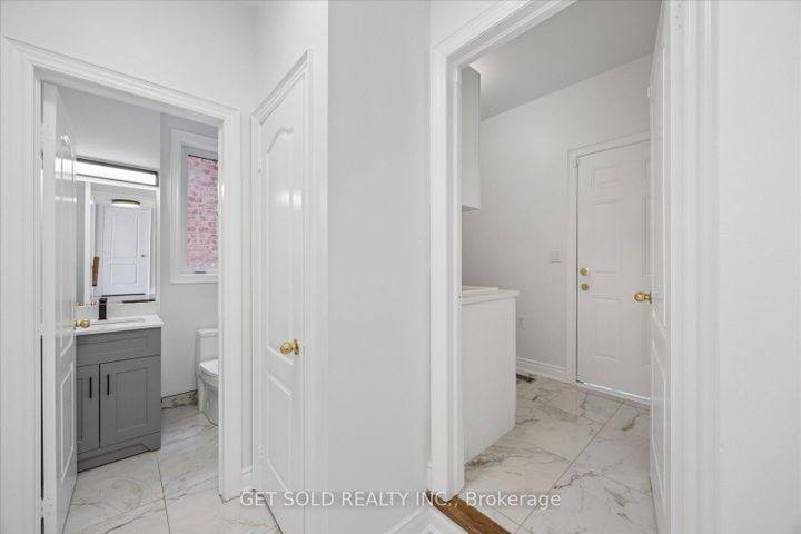 Photo 19 at 11 Maybeck Drive, Credit Valley, Brampton