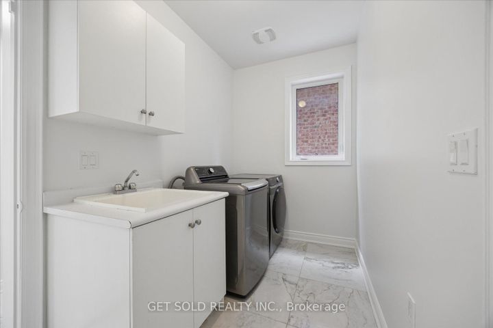 Photo 21 at 11 Maybeck Drive, Credit Valley, Brampton