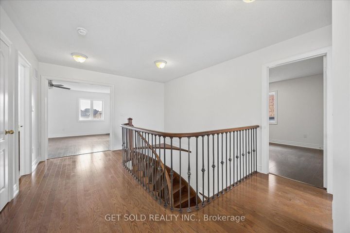 Photo 24 at 11 Maybeck Drive, Credit Valley, Brampton