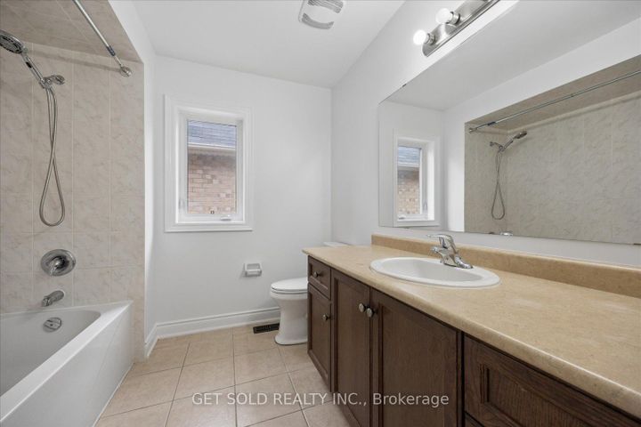 Photo 34 at 11 Maybeck Drive, Credit Valley, Brampton