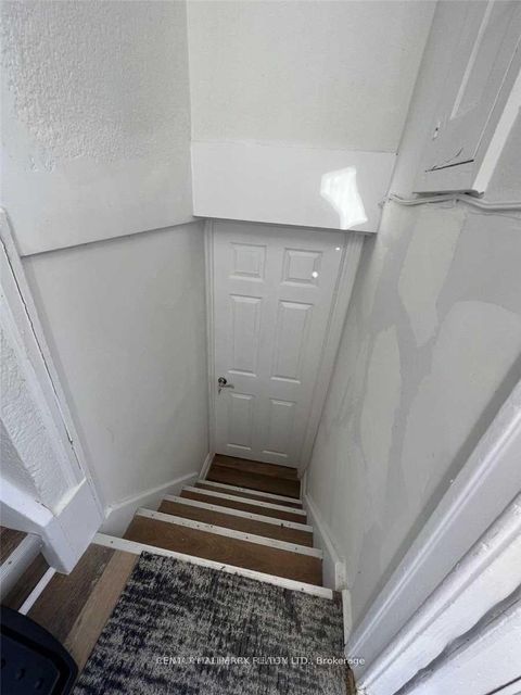 Photo 2 at 48 Connaught Avenue, Newtonbrook West, Toronto