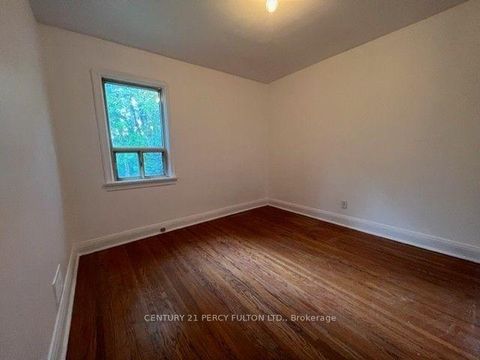 Photo 12 at 48 Connaught Avenue, Newtonbrook West, Toronto