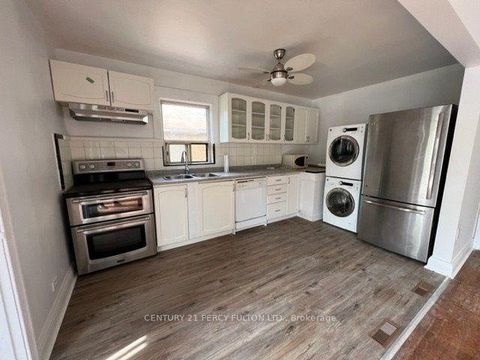 Photo 17 at 48 Connaught Avenue, Newtonbrook West, Toronto