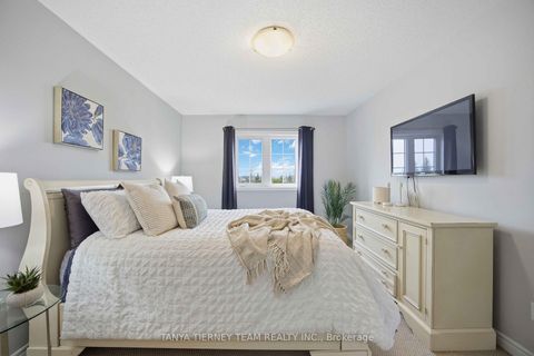 Photo 28 at 43 Corianne Avenue, Brooklin, Whitby