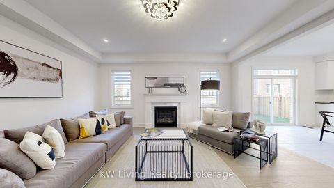 Photo 10 at 70 Current Drive, Rural Richmond Hill, Richmond Hill