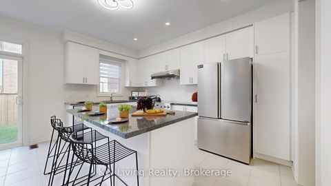 Photo 20 at 70 Current Drive, Rural Richmond Hill, Richmond Hill