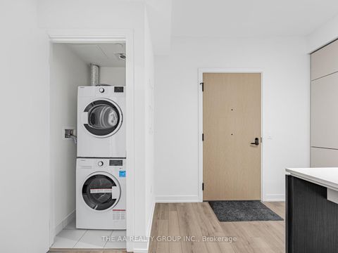 Photo 5 at 802 - 89 Church Street, Yonge Corridor, Toronto