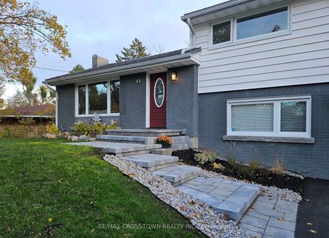 Photo 0 at 11 Castle Drive, Sunnidale, Barrie