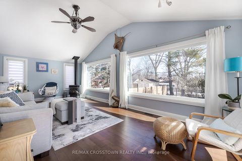 Photo 10 at 11 Castle Drive, Sunnidale, Barrie