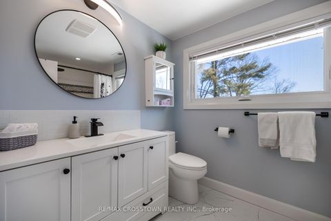 Photo 17 at 11 Castle Drive, Sunnidale, Barrie