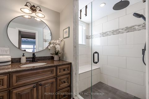 Photo 20 at 11 Castle Drive, Sunnidale, Barrie