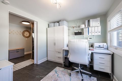 Photo 24 at 11 Castle Drive, Sunnidale, Barrie